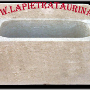 Lavello in pietra antico