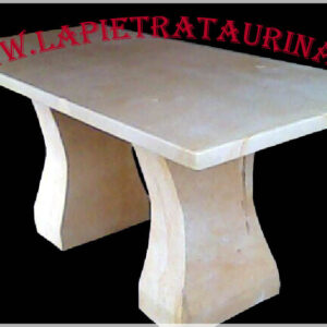 Tavoli in pietra