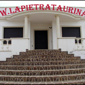 colonne in pietra leccese