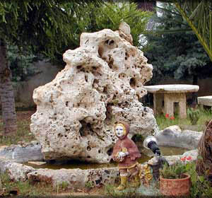 Masso in pietra decorativo per giardino roccioso