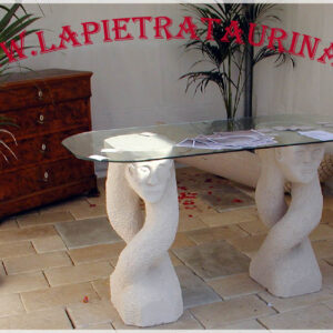 Tavolo in pietra leccese