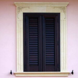 Rivestimento per davanzali di finestre e porte in pietra