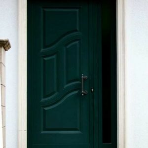 Rivestimento per una cornice per portone in pietra