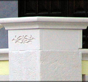 Capitello per colonna in pietra