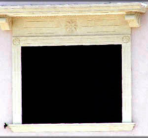 Rivestimento per finestra, pensilina e voltura in pietra