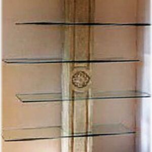 pareti attrezzate e vetrine espositive con camino e tv