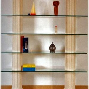 pareti attrezzate e vetrine espositive con scrivania