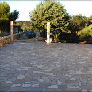 Pavimenti in pietra per giardini con colonne