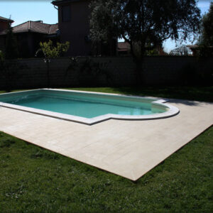 Pavimenti in pietra per bordure piscine