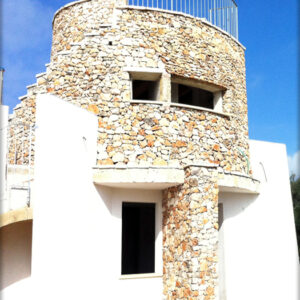 Rivestimento esterno per torretta di villetta indipendente in pietra