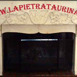 Cornice in pietra per camino in pietra leccese scolpito