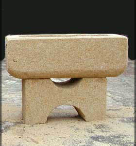 Fioriera in pietra da balcone