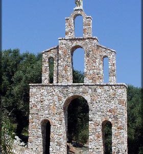 Muri a secco in cemento in pietra dura